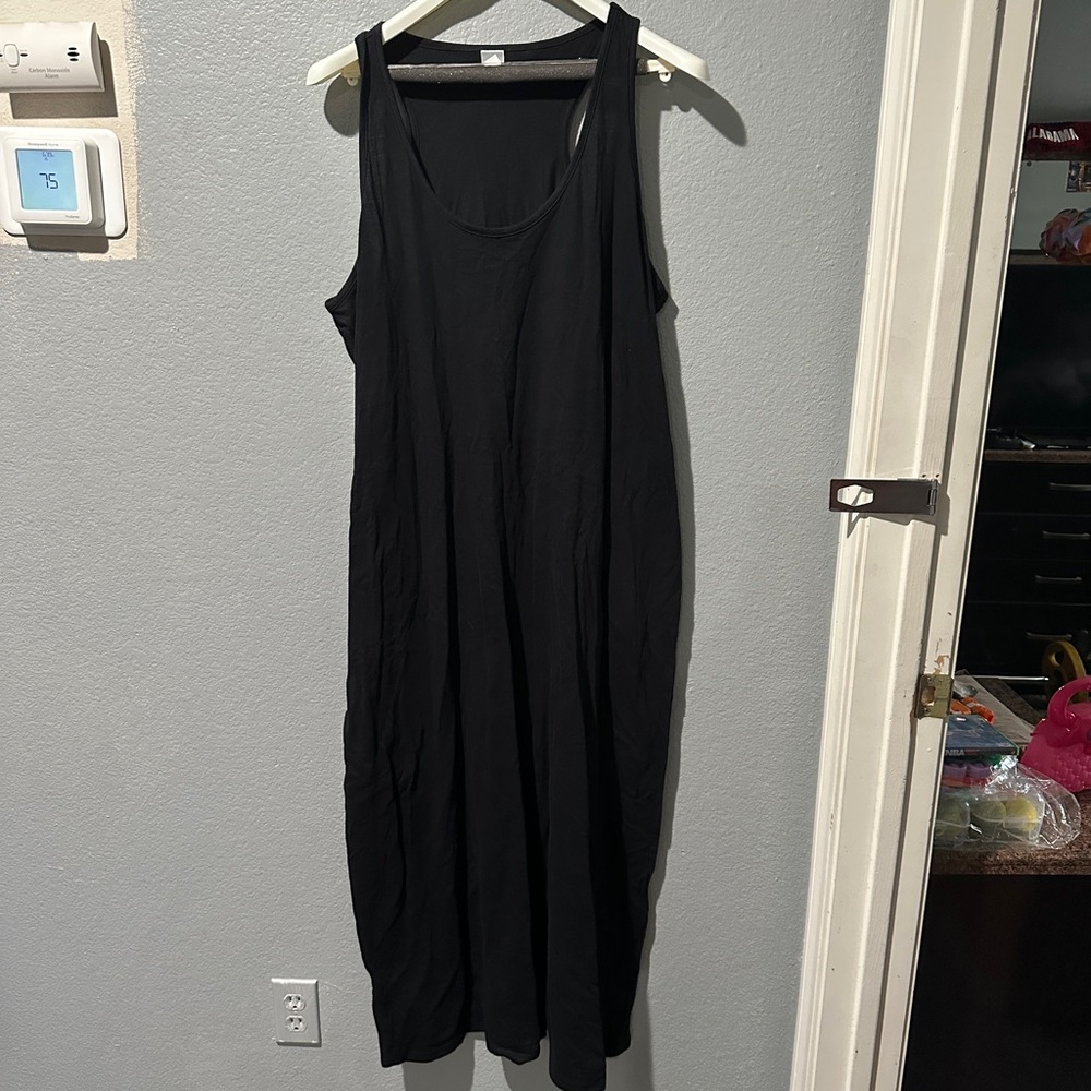 Elegant Black Sleeveless Dress